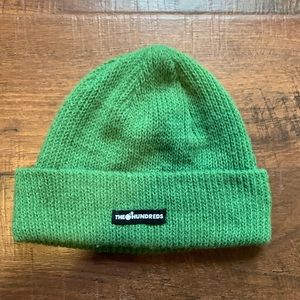 GREEN BEANIE